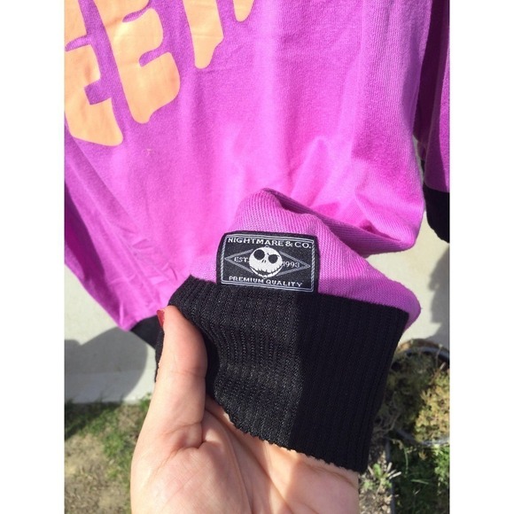 Disney Nightmare Before Christmas 2X NEW womens sleep shirt black fuchsia socks - Picture 4 of 14